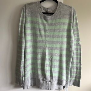 Banana Republic sweater L